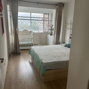 一品莲花电梯4楼带储藏室